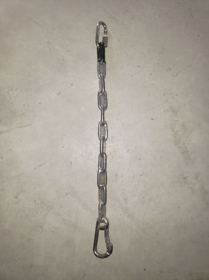Picture of 24" x 6mm Chain Draw with 10mm Wire Gate Carabiner